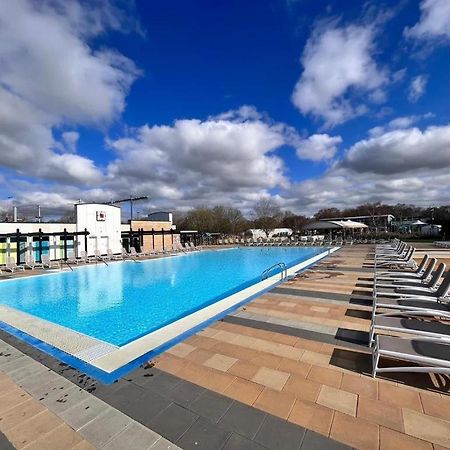 Luamar Holidays- Tattershall Lakes - Lancaster Crescent Hotel Eksteriør billede