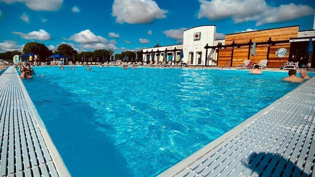 Luamar Holidays- Tattershall Lakes - Lancaster Crescent Hotel Eksteriør billede